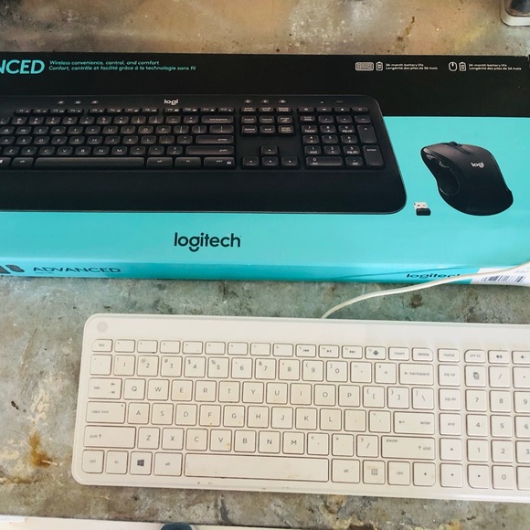 Logitech Keyboard - Picture 1 of 2